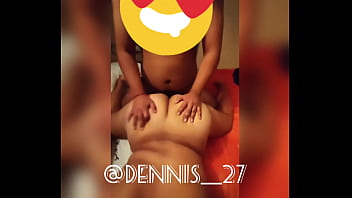 Preview 1 of Xxx Vldeo H - Me Toc&oacute_ Estar En Su Primer Trio a est&aacute_ pareja Riqu&iacute_simo. Siganme En Twitter:@Dennis  27