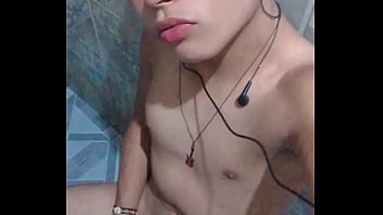 Preview 1 of Pina Pine - Batendo uma