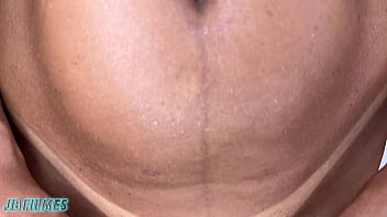 Preview 2 of Girl Buttcrush - HOJE ESTOU COM MUITA VONTADE DE FUDER ,  VOU DESCER NA PORTARIA DO MEU PR&Eacute_DIO E SEDUZIR O PORTEIRO. ESPERO QUE ELE DE CONTA POIS ADORO SER FUDIDA POR HOMENS RUSTICOS