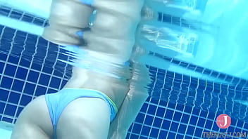 Preview 2 of Pale Chick Charlotte Vale - プール掃除を手伝ってくれた彼女がジャージを脱ぐとポ 寸前の際どい競泳水着 - 松下陽月 [bfaa 007]