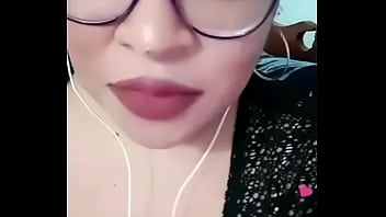 Preview 1 of Sites Porno Afrohoes Com - Videollamada a la maestra de f&iacute_sica y dos chicas voyeristas