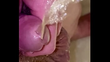 Preview 2 of Seks 11 Year - Slow motion POV piss fountain