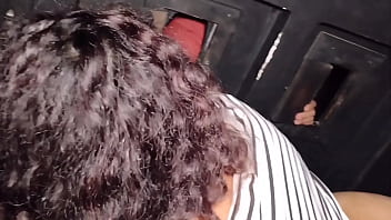 Preview 3 of Sex Mobee - Solteiro inexperiente fode com novinha que fez squirt e diz que ela mijou nele !
