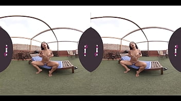 Preview 2 of Han Djob Pov Stockings - PORNBCN VR La joven Jade Presley se masturba al aire libre en la terraza y se corre a chorros por el suelo en realidad virtual 4K 3D | COMPLETO AQU&Iacute_-&gt_