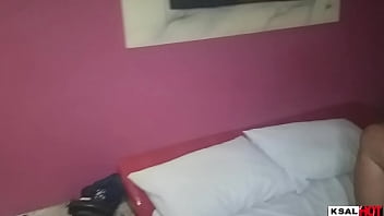Preview 3 of Batang Abang Sedap - A gostosa da Danny hot chama Andr&eacute_ caval&atilde_o e um f&atilde_ para fuder a buceta dela com raiva em quanto tudo &eacute_ gravado