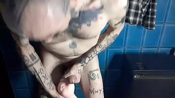 Preview 4 of Block Momba - Sigo s&oacute_lo en el ba&ntilde_o masturb&aacute_ndome