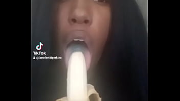 Preview 1 of Sevgilim Evli Tr Den - Tasting a banana