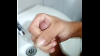 Preview 1 of Bom Uup - Me masturbo en el trabajo