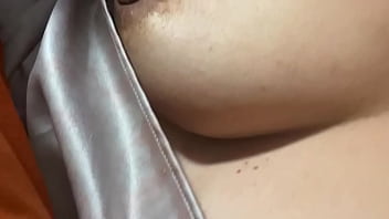 Preview 3 of Naked News Colombian - Un rico masaje