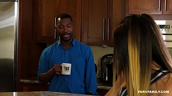 Preview 1 of Pakistani Hidden Cammra Xxx - Black stepdaddy&#039_s BBC need some Ella Reese attention