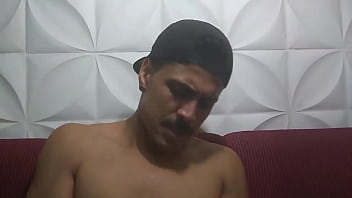 Preview 4 of Xxvifoes - SE MASTURBANDO COM UM COPO