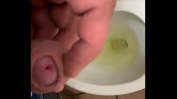 Preview 4 of Sunniy Xxxvibio - Bathroom break