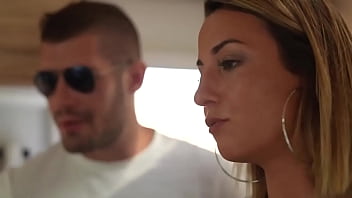 Preview 4 of Camping Full Movies - Le premier concept de &quot_porno-r&eacute_alit&eacute_&quot_ francais r&eacute_alis&eacute_ avec des amateurs et des amatrices. Decouvrez les 1er particip ...