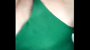 Preview 4 of Mom Son Fisting Hard - Aburrida en cuarentena