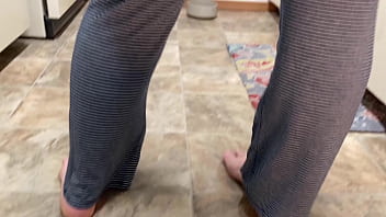 Preview 1 of Kinky Bedroom Sex - Mom Fat Booty Kitchen Wedgie