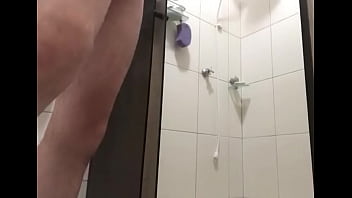 Preview 4 of Boy Mom Hd - Banho completo lavando bunda,  p&ecirc_nis,  p&eacute_s e bolas