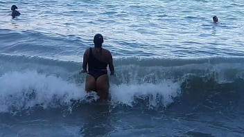 Preview 3 of Me Sleep And My Sister Fuck Me - Encontrei grupo de atores salgando a bunda  na praia do Eden no Guaruja Brazil . Flakael - Paty Bumbum - El Toro De Oro