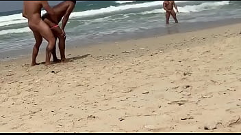 Preview 2 of Asmol Babe - Foda na praia