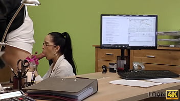 Preview 3 of Wwwnxxxn Hd Com - LOAN4K. Stranger,  qui travaille dans un bureau de pr&ecirc_t,  satisfait une fille pour le sexe