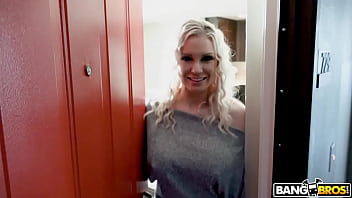 Preview 1 of Sani Xx Video - BANGBROS - Landlord Seth Gabmle Visits His Tenant Kenzie Taylor To Collect Rent