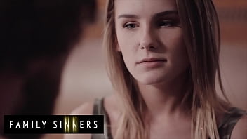 Preview 1 of Young Girl Xxnxx 2017 Beautiful - Brad Newman Cant Resist His Step Daughter (Natalie Knight) When She Sneaks Into His Bed - Family Sinners