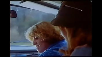 Preview 1 of Black Chiana - Auto stoppeuses en chaleur