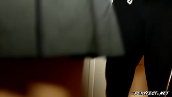 Preview 1 of Sex Nise - Golf Assistant handles his balls