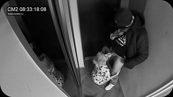 Preview 4 of Xxxshotchoke - Wife sucked the postman while husband in the next door
