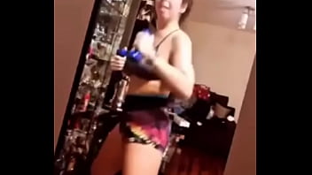 Preview 2 of Masterbasi Toilet - Ale c4rr4sco bouncing tits