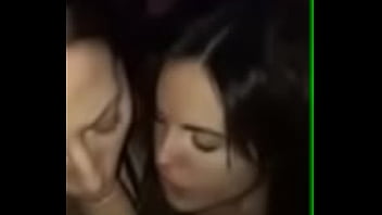 Preview 1 of Desi Baba Fucked Womens - Alguien sabe el nombre de ellas?