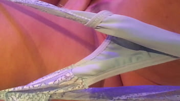 Preview 4 of I Nd In - Gata te convida para tomar um duche com ela