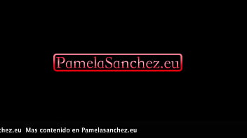Preview 4 of Tow Cams - Me masturba el co&ntilde_o hago una mamada de polla interracial junto con mi amiga