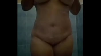 Preview 1 of Downlud Mp3 - Un rico ba&ntilde_o mmm