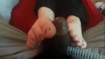 Preview 4 of Aunty Beach Ass Hedden Video - Emo Girl Syd First Footjob