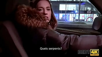 Preview 1 of Hilly Hindi - DEBT4k. Grand collectionneur muscl&eacute_ propose au d&eacute_biteur de prendre soin de sa bite