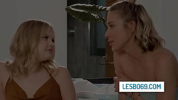 Preview 2 of Bujurgo Ki Sexy Video - Blonde teen has her pussy licked hard by her stepsister&#039_s bff while waiting for the laundry - Aiden Ashley,  Coco Lovelock