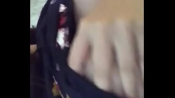 Preview 4 of Xvideos Dem Tan Hon - Colegiala se toca los senos para complacer a su novio