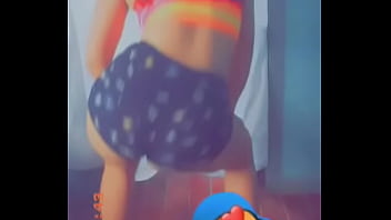 Preview 4 of Cuarto De Bao - Novinha dan&ccedil_ando gostoso