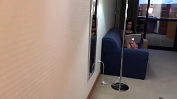 Preview 1 of Son Handjob Caughat Mom - PRESENTES EM DOBRO: SALTO NOVO E LEITADA NO CU **COMPLETO NO RED**