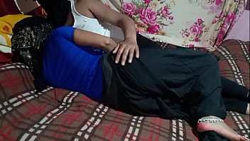 Preview 1 of Indian Hindi Sex Ideo - अपनी छोटी साली का नाड़ा खोल कर गरम चुत को अपना मोटे लंड डाल कर जमकर चोदा