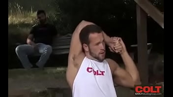 Preview 1 of Hariy Penis - Dando pro pelud&atilde_o na escada
