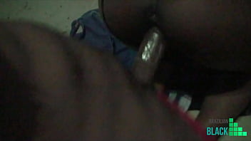 Preview 2 of Dad Sons Xxx Video Com - Casal curtindo as f&eacute_rias no litoral,  transando na areia na frente do mar. ( Completo no xvideos red )