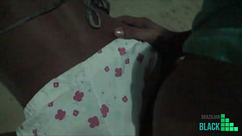 Preview 4 of Dad Sons Xxx Video Com - Casal curtindo as f&eacute_rias no litoral,  transando na areia na frente do mar. ( Completo no xvideos red )