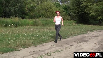 Preview 1 of Download Big Bory Huge - Szybka pomoc kontuzjowanej dziewczynie zaowocowała szybkim ruchaniem na łonie natury