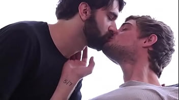 Preview 1 of Mom Beaty Fuck - A foda mais rom&acirc_ntica e linda que j&aacute_ vi na vida
