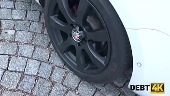 Preview 1 of Servent Xxxx - DEBT4k. Sch&ouml_ne blonde Schuldner hat Sex,  um Fahrzeugbeschlagnahme zu vermeiden