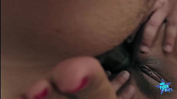 Preview 4 of Yaing Russain Boy - Corno ofereceu o cuzinho da namorada pro amigo da academia foder! Olha a putaria ANAL que virou! TRAILER