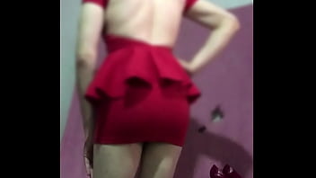 Preview 3 of Chinascon Negros - usando vestido curtinho vermelho