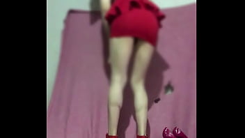 Preview 4 of Chinascon Negros - usando vestido curtinho vermelho