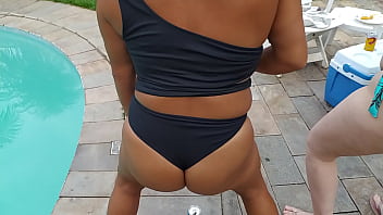 Preview 1 of Scouser Dick Woods - M&aacute_quina dan&ccedil_ando gostoso na ma&ccedil_&atilde_ da piscina no carnaval da sacanagem j&aacute_ sexo &agrave_ vontade